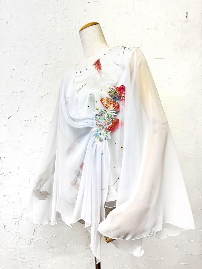 【優雅】新品　社交ダンス　ステージ衣装　白　袖フレアーカットソーｄ066 優雅】新品 社交ダンス ステージ衣装 白 袖フレアーカットソーd066