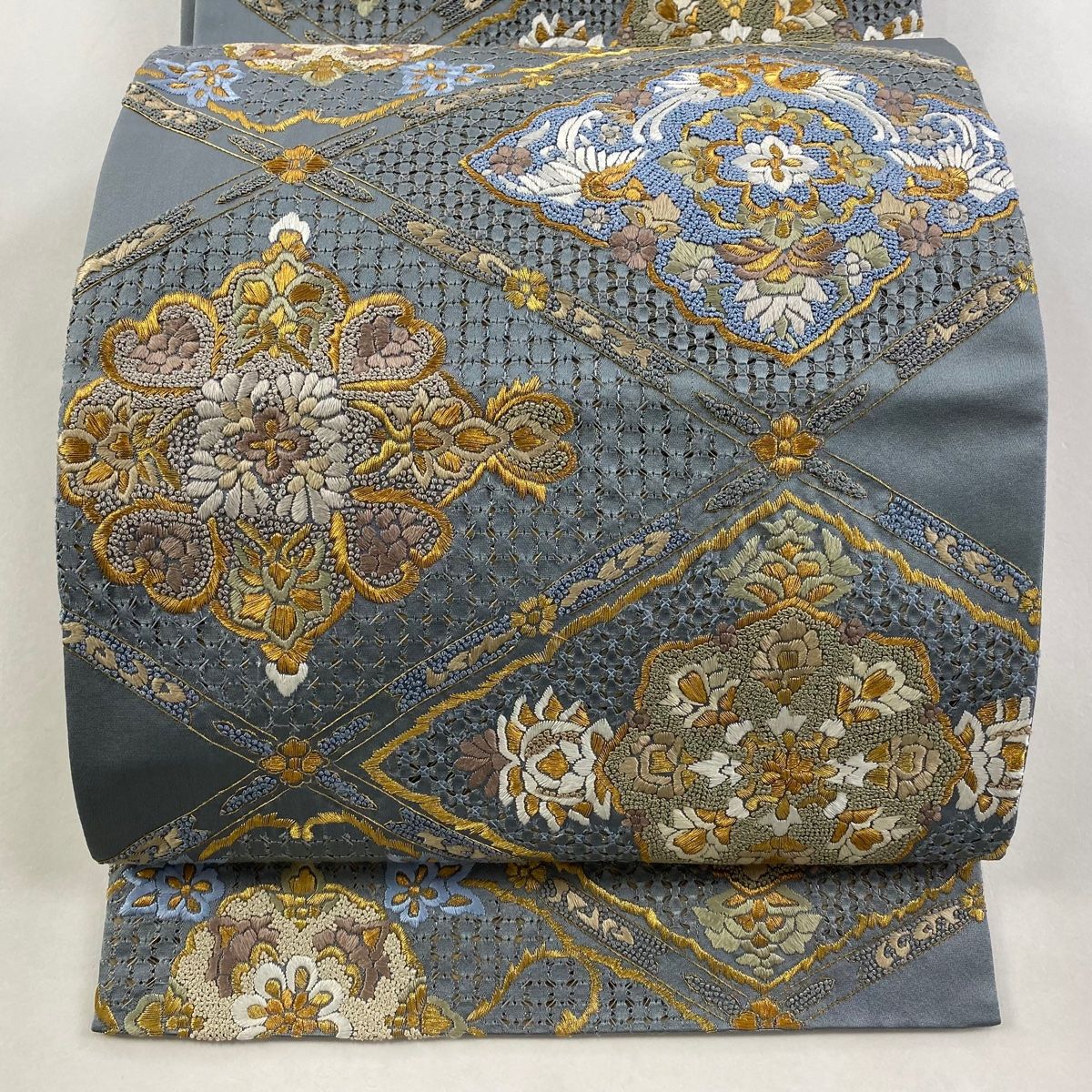袋帯 やまと 華文 菱 刺繍 金糸 青灰色 六通 正絹