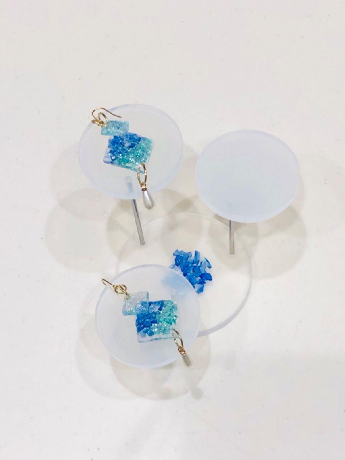 No.588-A　【再販】琉球ガラス⭐樹脂ポスト☆レジンピアス☆ブルー No.588-B 琉球ガラス⭐樹脂ポスト☆レジンピアス☆スカイブルー
