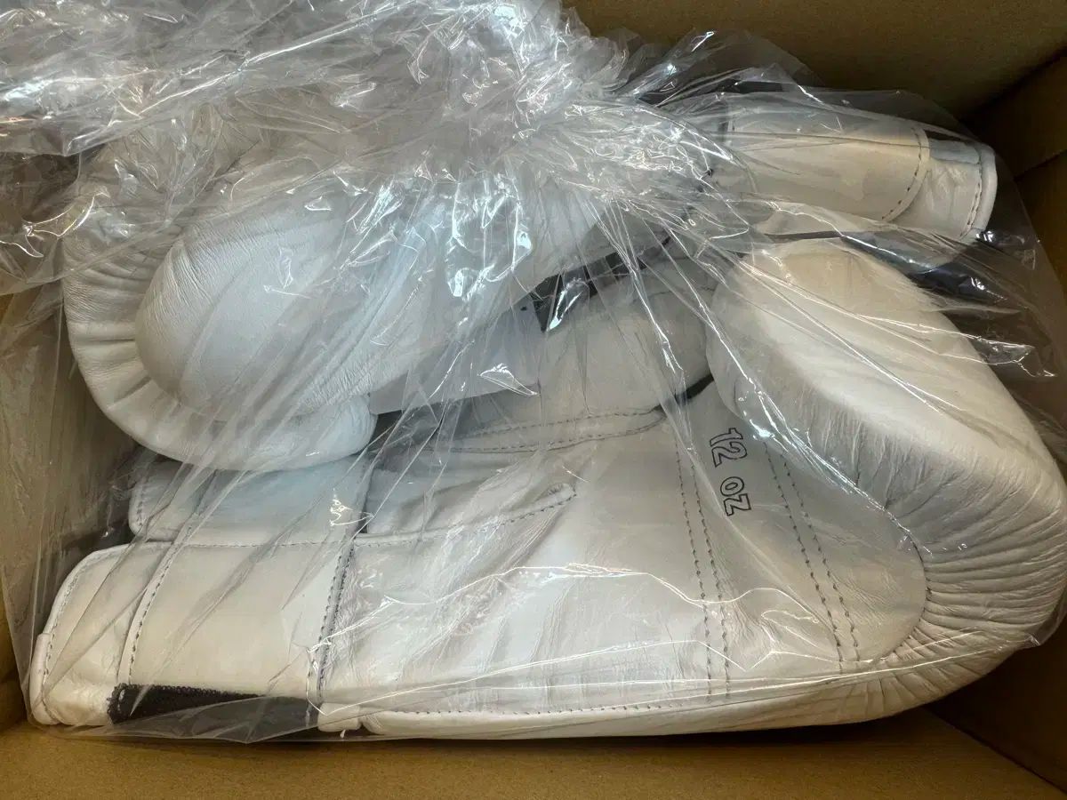  ウィニング Winning ボクシング 12 オンス バックル ホワイト グローブ その他 ボクシング