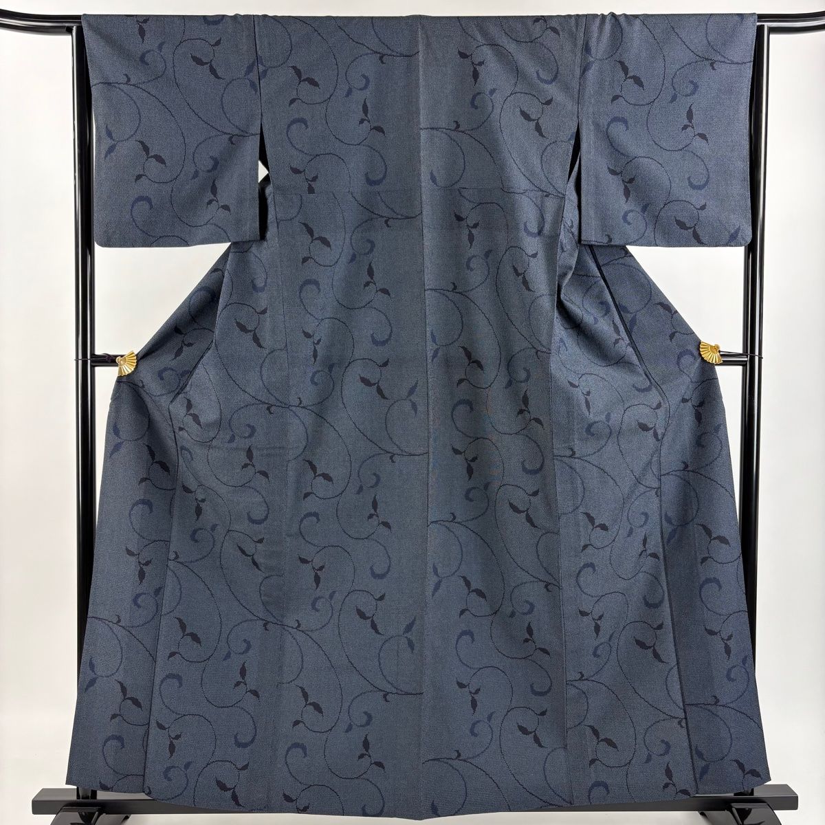 紬 身丈159cm 裄丈64.5cm M 単衣 唐草 亀甲絣 紺色 正絹 秀品
