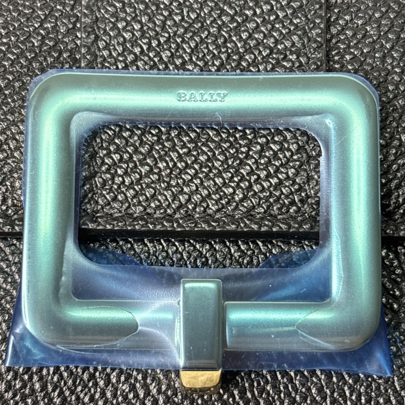 新品BALLY カードケース名刺入れゴールド金具チェーンストラップ