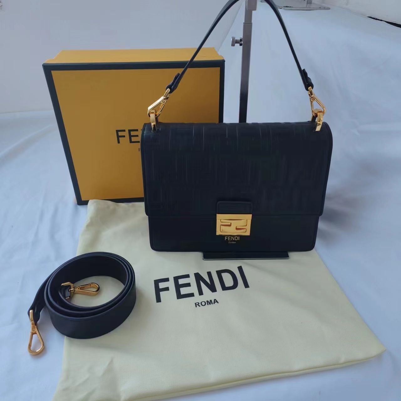 最終価格❗️FENDI ショルダーバッグ - メルカリ