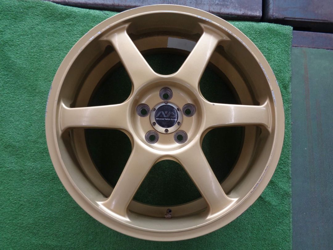 YOKOHAMA ホイール　AVS モデル7 ゴールド 18