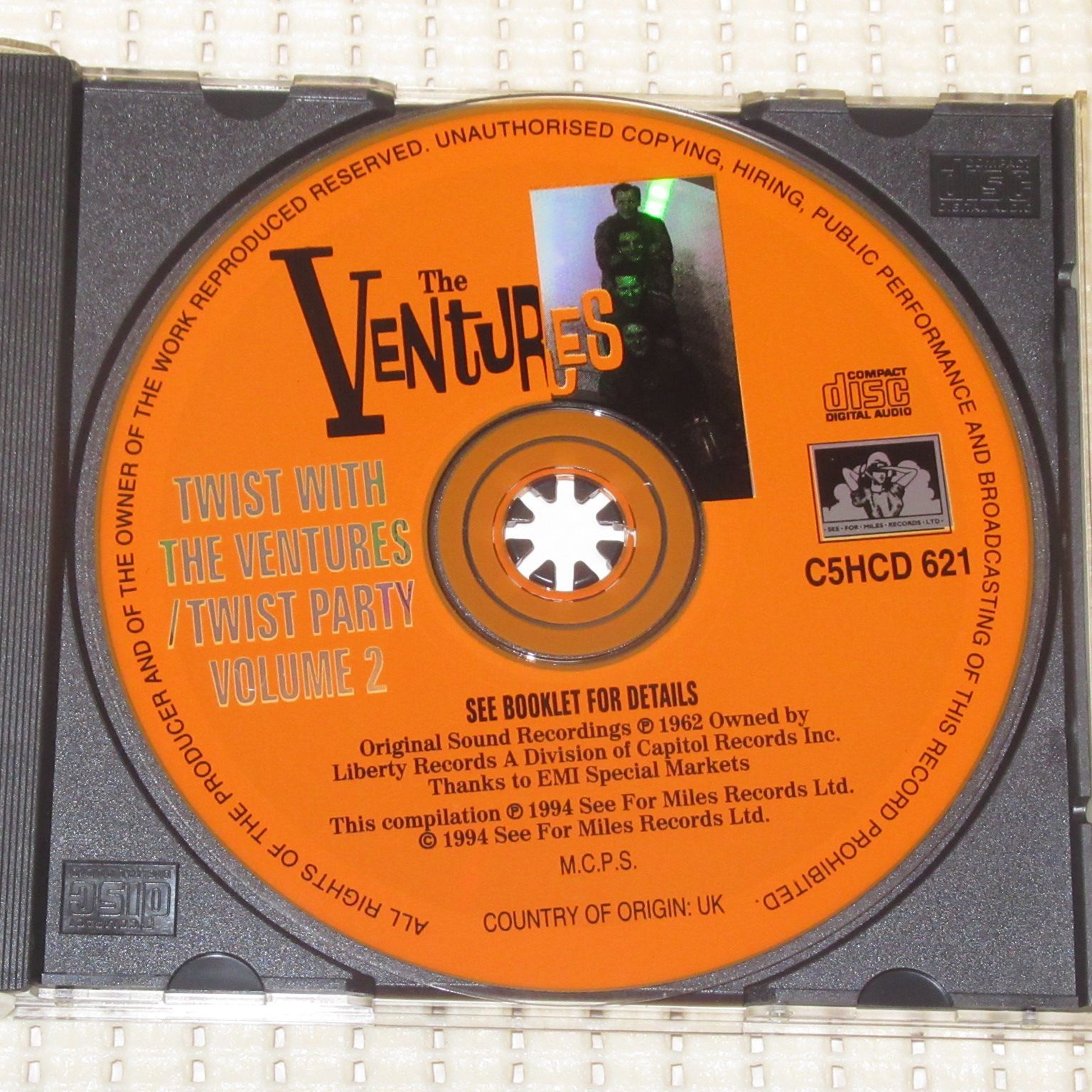 CD THE VENTURES TWIST WITH THE VENTURES / TWIST PARTY VOL. 2