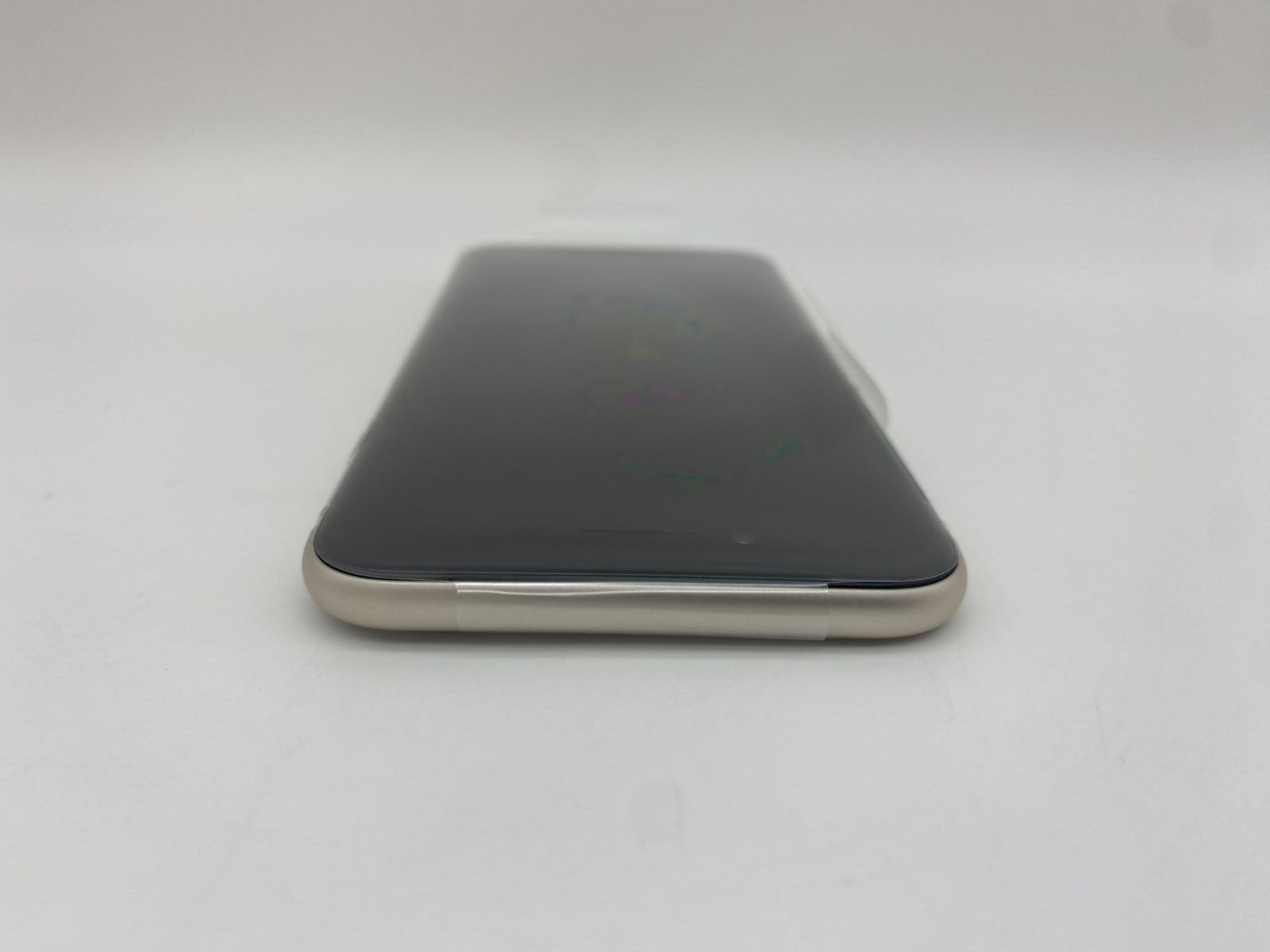 076☆新品同様☆充電回数3回☆iPhoneSE3 256GB/海外版シムフリー 