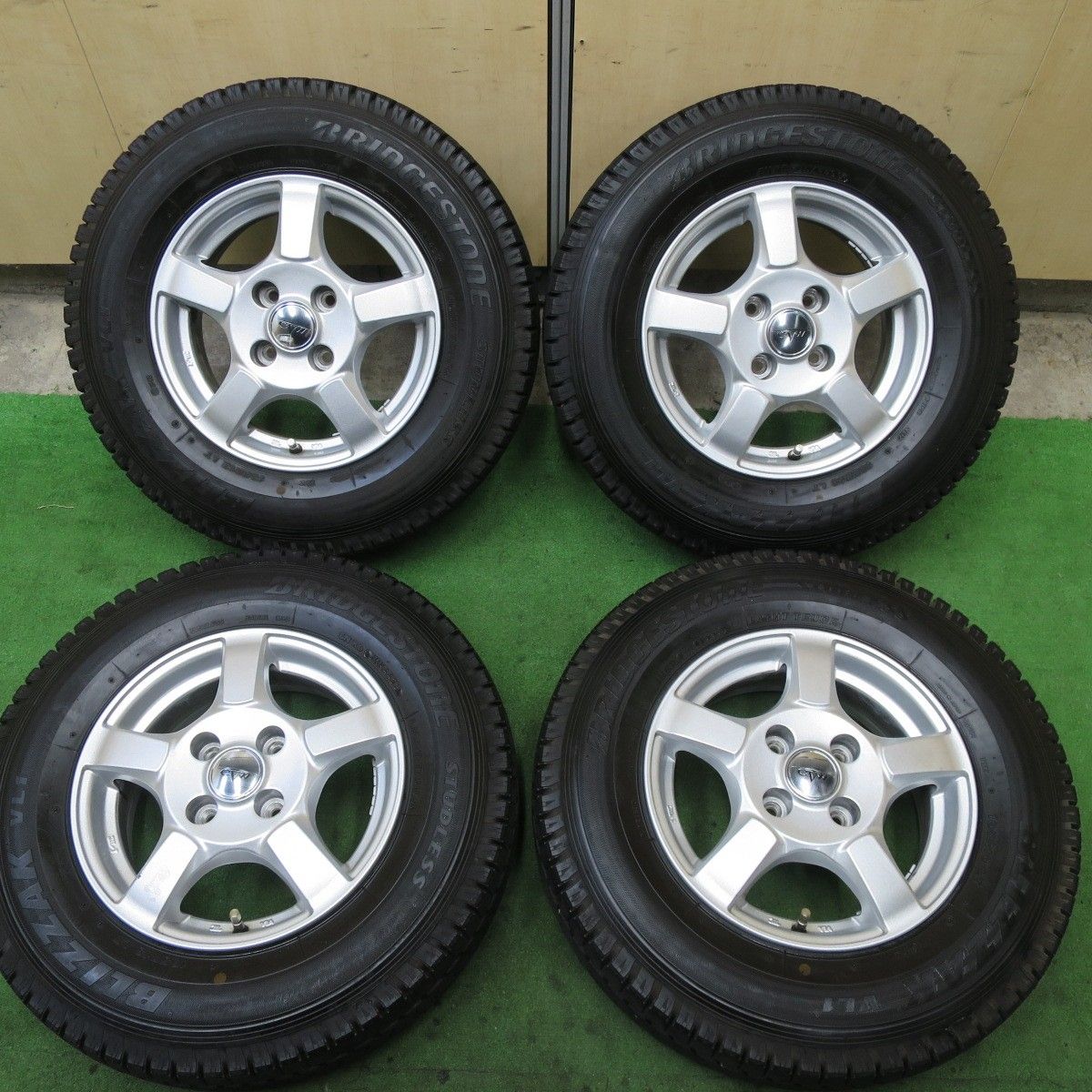 バリ溝 23年 9.5分 スタッドレス 165R13 6PR ブリヂストン ブリザック VL1 CVW 社外 アルミ 13インチ PCD100 4H 5091002TTス
