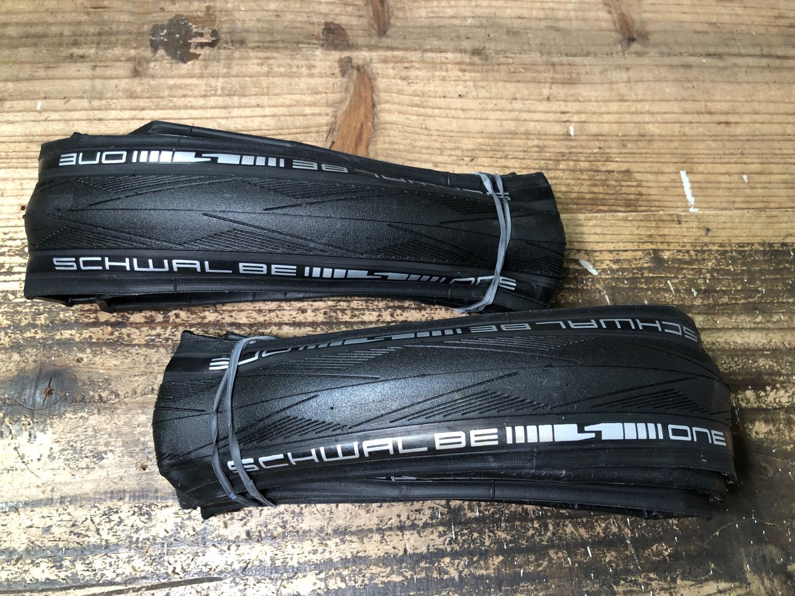 JK352 シュワルベ SCHWALBE ONE タイヤ チューブタイプ 24×0.90