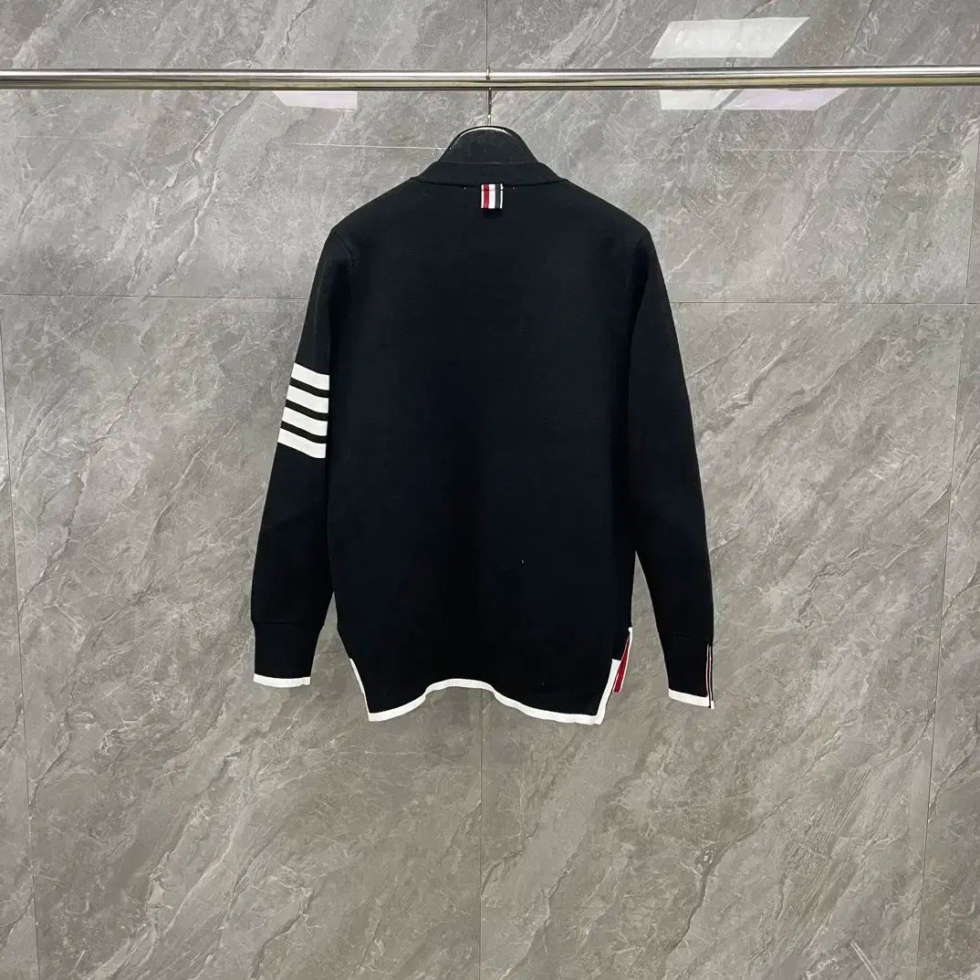 Thom Browne(トム・ブラウン) ユニセックス カジュアル ロゴ 黒