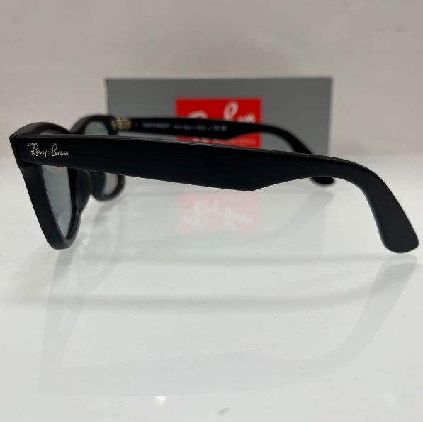 新色！RayBan木村拓哉さん着WAYFARER マットブラック✖️ライトグレイ 新色！RayBan木村拓哉さん着WAYFARER マットブラック✖️ライトグレイ