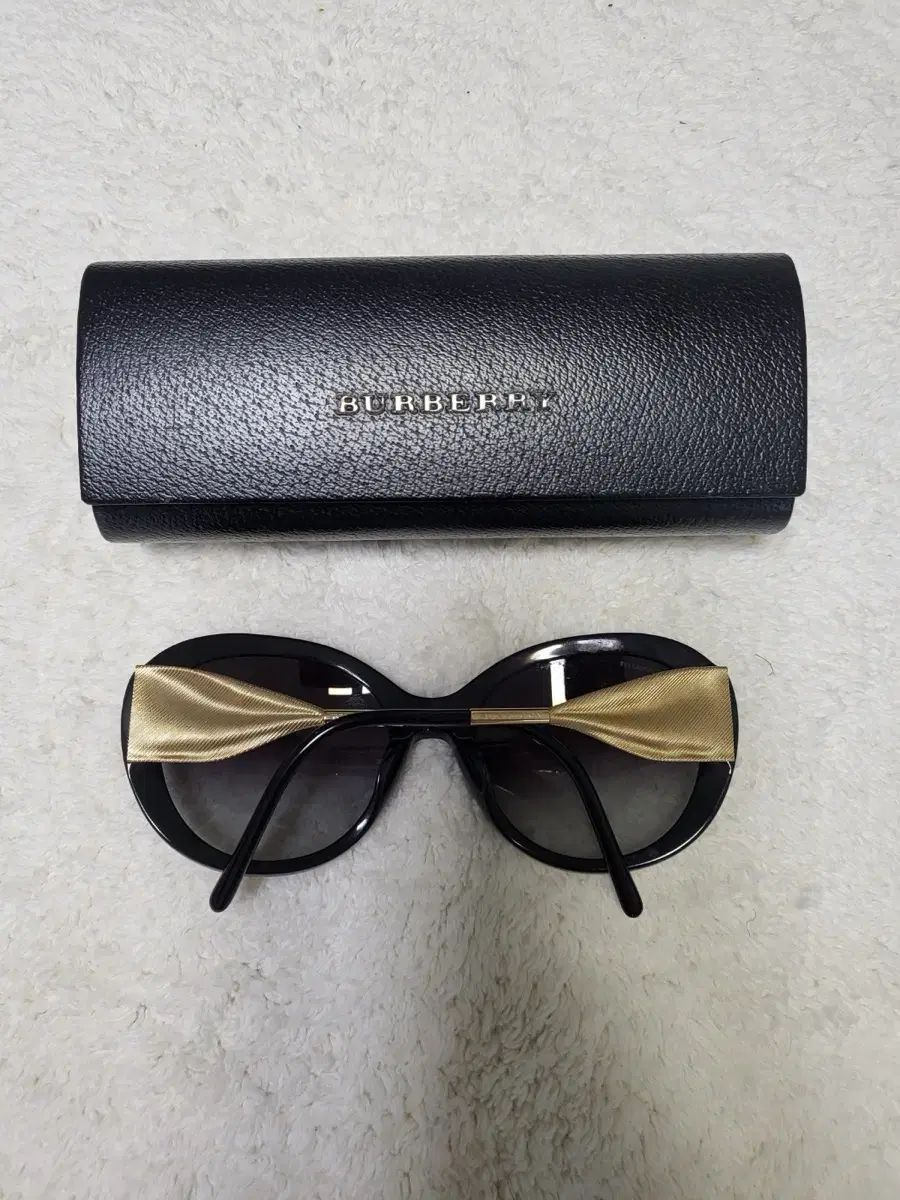 BURBERRY サングラス ブラック バーバリー BURBERRY(バーバリー) サングラス ブラック ゴールドリボン