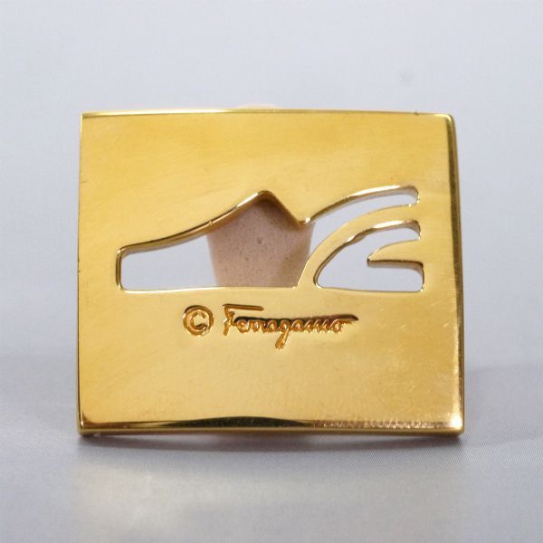 Salvatore Ferragamo シューズプレート イヤリング（ゴールド