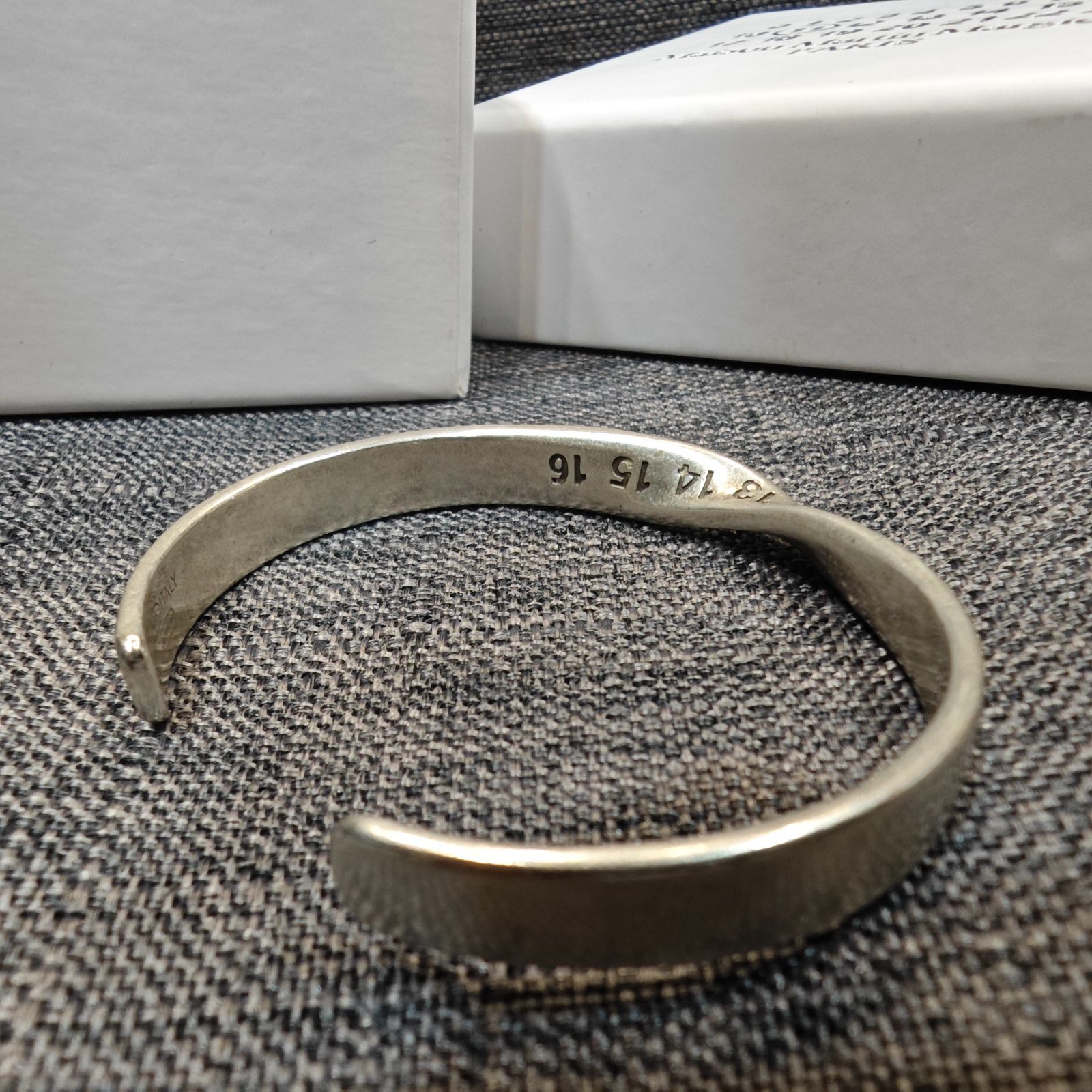 Maison Martin Margiela 11 シルバー ツイストバングル Maison Margiela ツイスト シルバー バングル メンズ