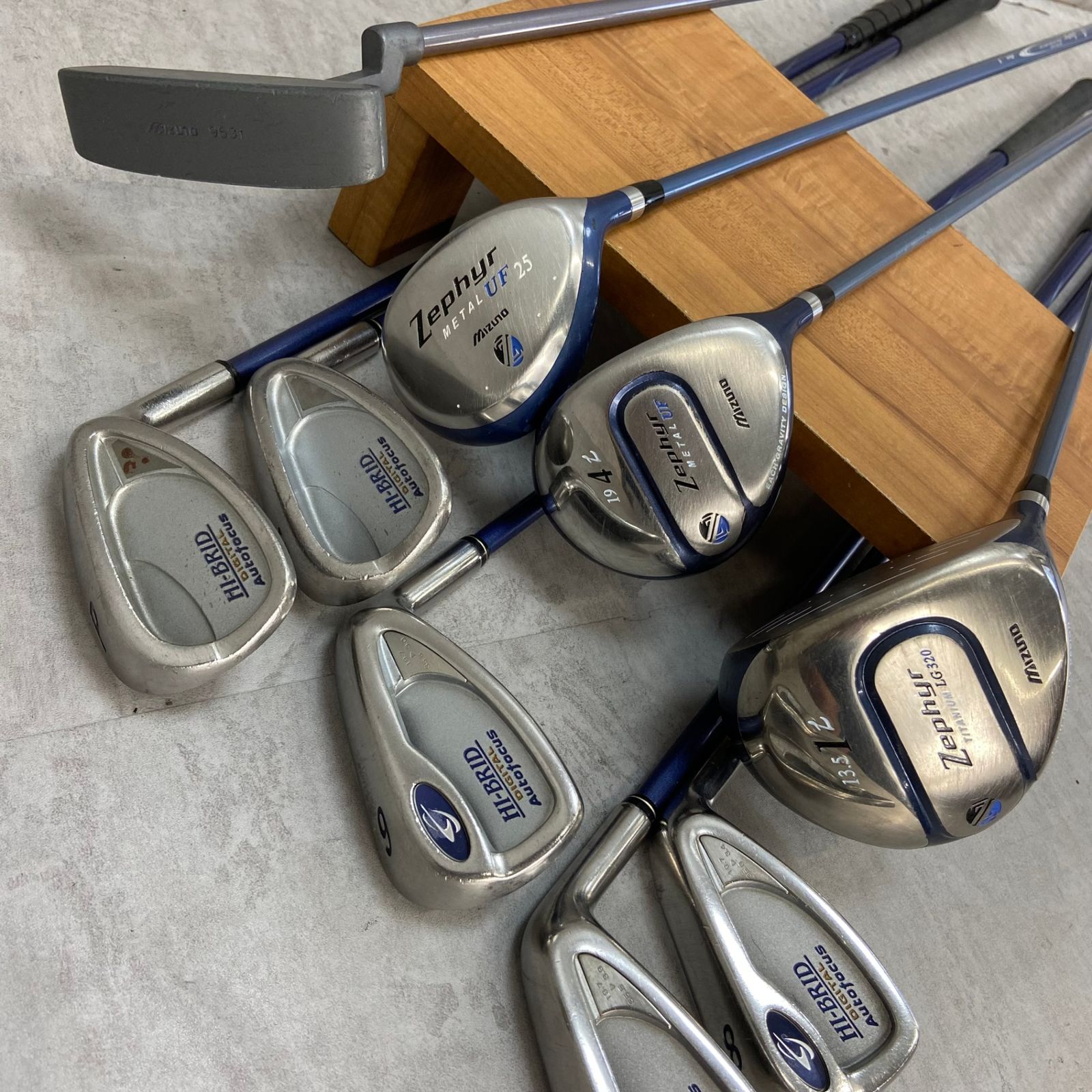 ヨネックス　パリス　レディースゴルフ12本セット　カーボン　L　右利き用　入門用 YONEX - ヨネックス パリス レディースゴルフ12本セット