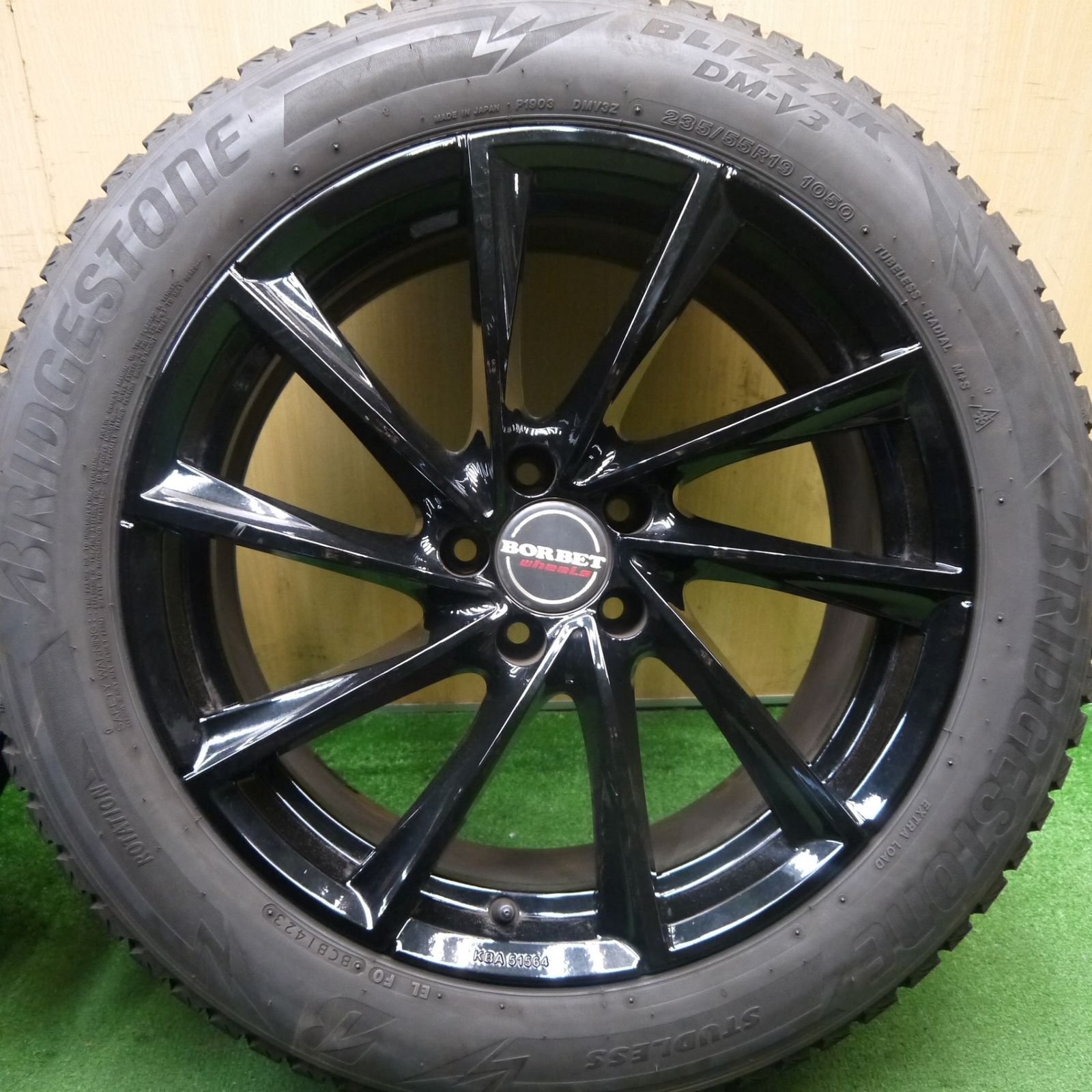 4本価格！23年☆ベンツ 等 BORBET 235/55R19 スタッドレス 
