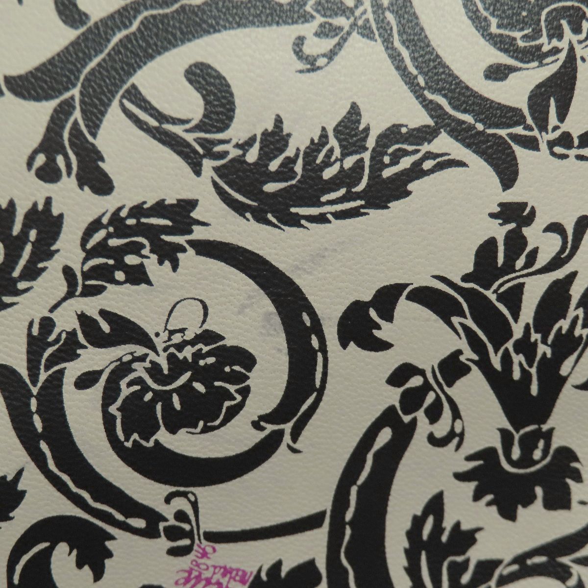 LOEWE ロエベ タッセルチャーム 総柄 化粧ポーチ ラムスキン  