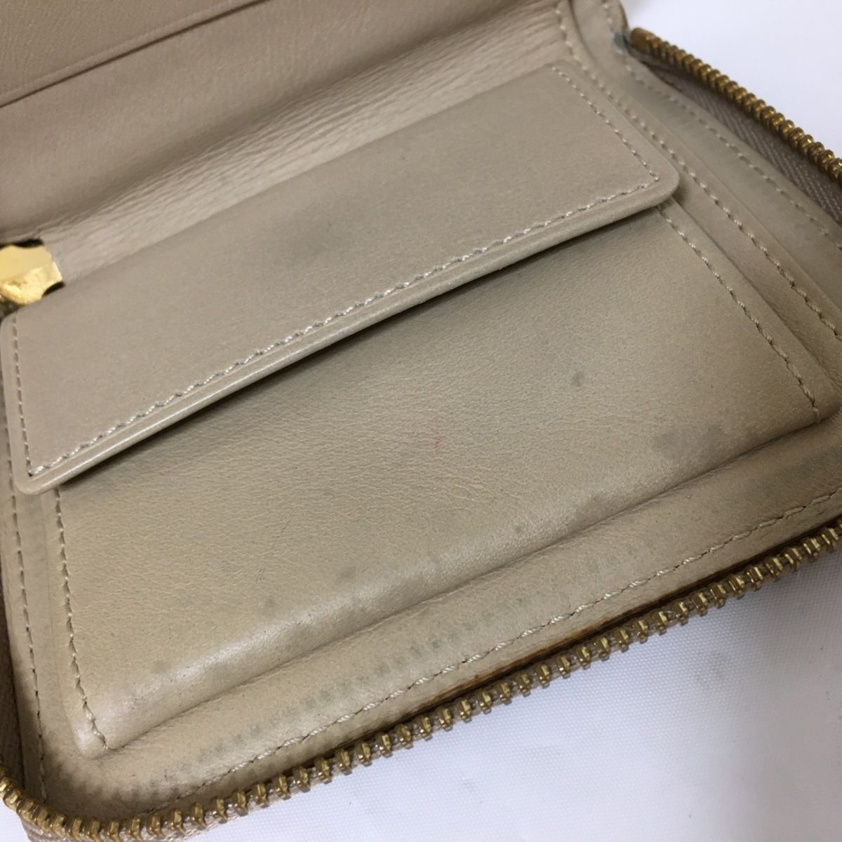 LOUIS VUITTON(ルイヴィトン) 2つ折り財布 モノグラムヴェルニ ブルーム M91015 ソフトベージュ ラウンドファスナー - メルカリ