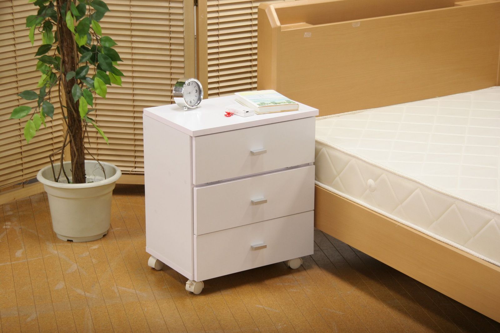 迅速発送 不二貿易 ドレッサー 化粧台 幅45×奥行31×高さ53cm ホワイト キャスター付き 2Way サイドテーブル 完成品 フィーゴ 81893