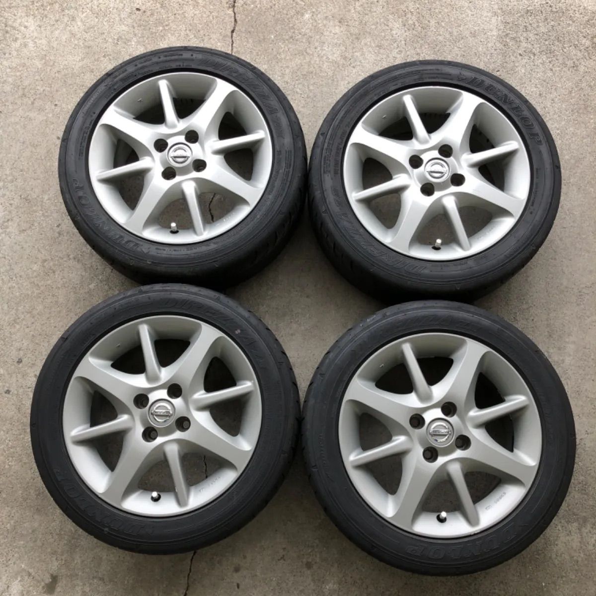 日産(純正) K12 マーチ 12SR純正ホイール のパーツレビュー