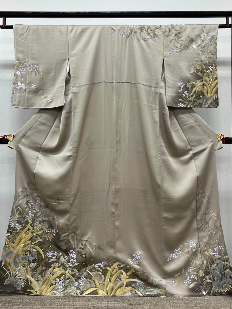 螺鈿調金彩 訪問着 作家物 落款入 鳥 熱帯植物 モダン 変わり柄 正絹 躾糸付 螺鈿調金彩 訪問着 作家物 落款入 鳥 熱帯植物 モダン 変わり柄 正絹