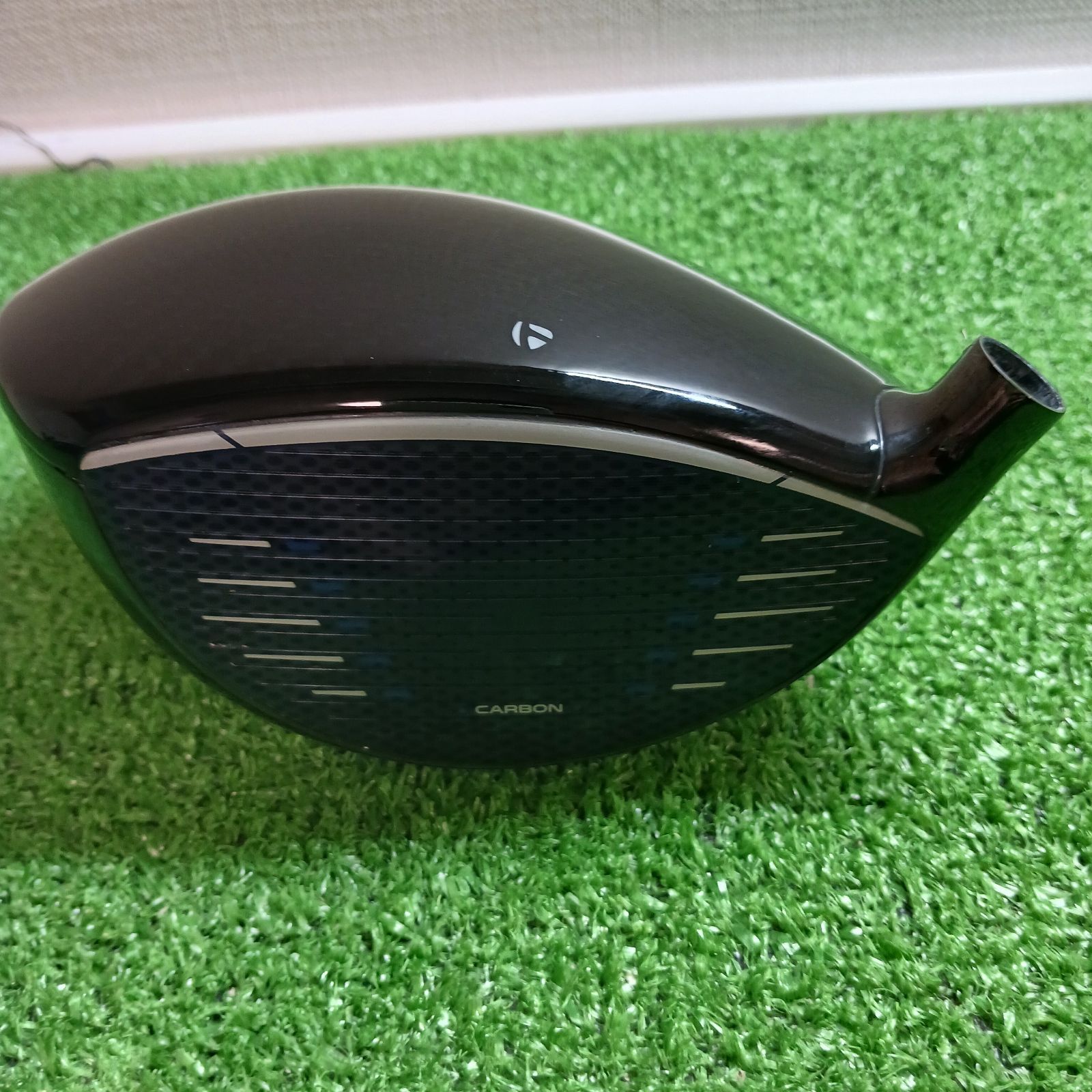 テーラーメイドQI10ドライバーヘッド 9° 新 発売