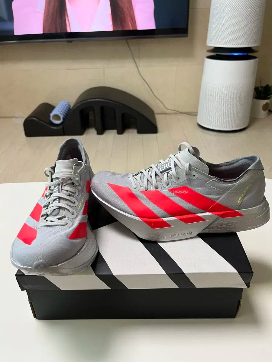 アディダス アディゼロ アディオス プロ4 シルバーメタリック 275