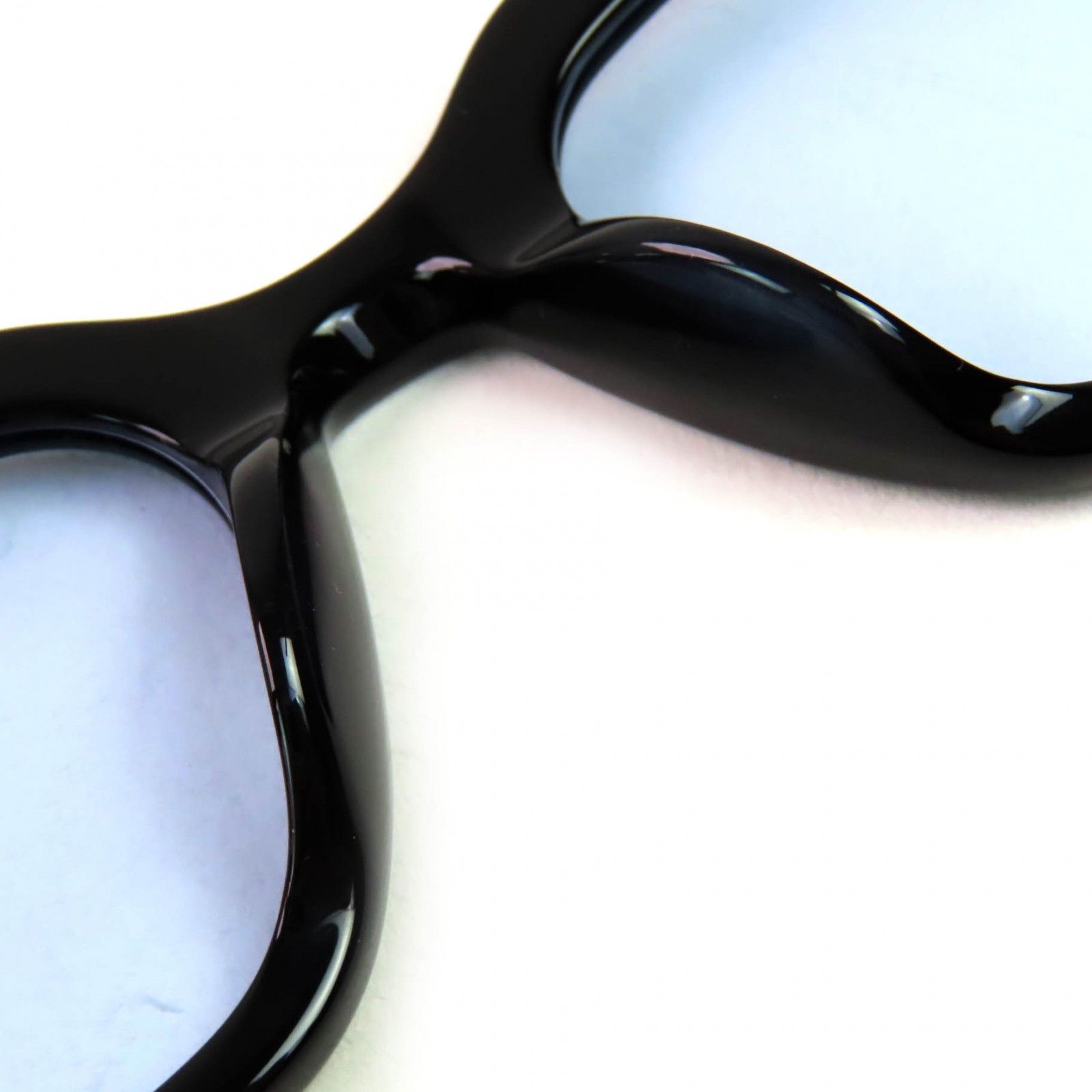 ジェントルモンスター　サングラス　HOVO　ブラック　52◻︎22　ユニセックス ジェントルモンスター サングラス HOVO ブラック 52◻︎22 ユニ