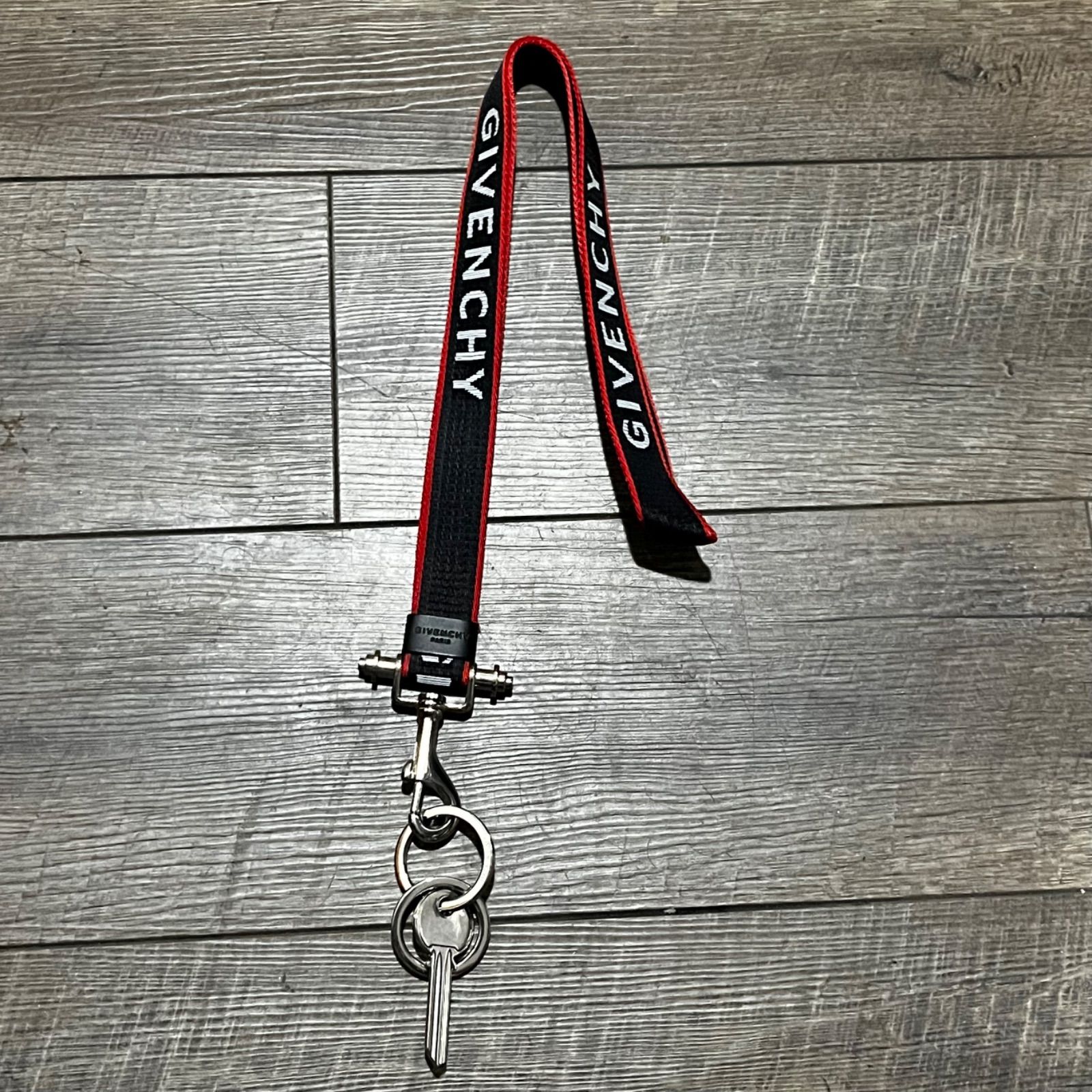 GIVENCHY ロゴネックフォルダー ネックストラップ キーチャーム付き ジバンシィ ジバンシー 98809A2