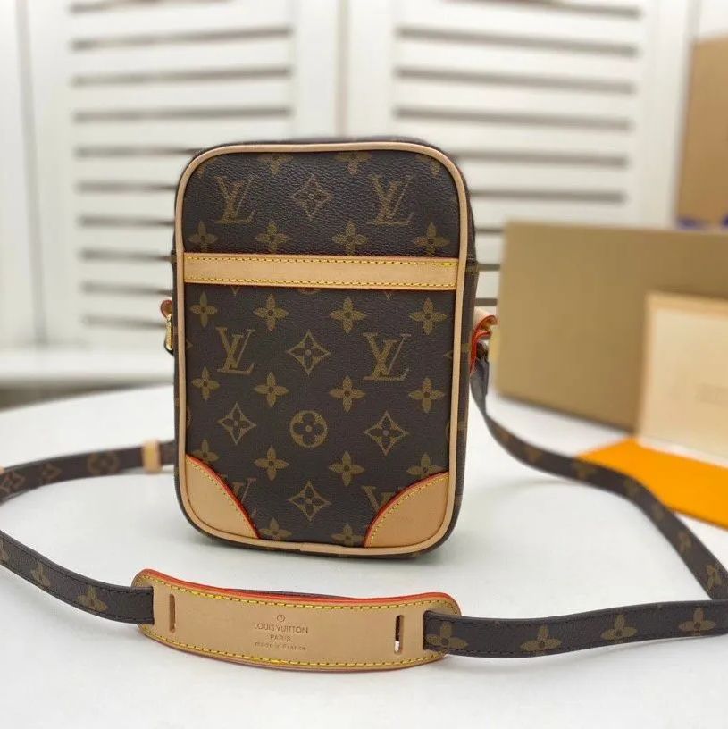 新品未使用 箱付  LOUIS VUITTON ノベルティトートバッグ 専用ページ