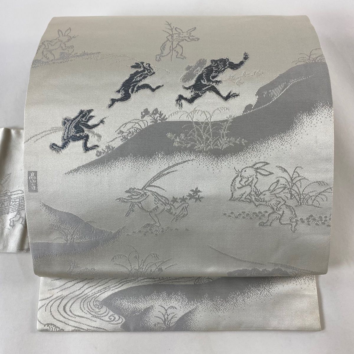 名古屋帯 秀品 鳥獣戯画 銀糸 灰白 正絹 【中古】 - メルカリ