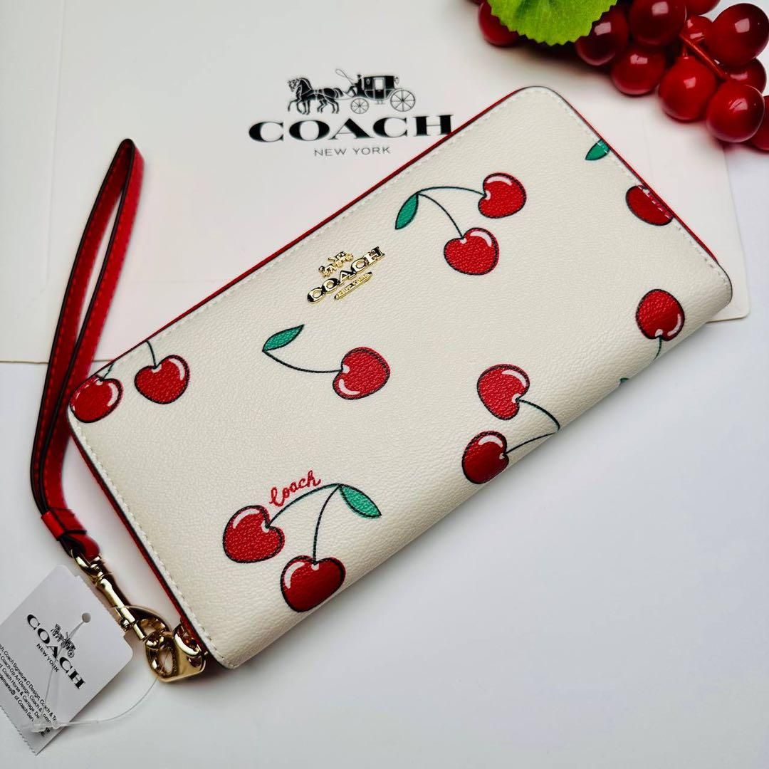 ☆新品未使用☆COACH レディース長財布 コーチ チェリーホワイト 明るく爽やかなカラーが魅力 アウトレット品 - メルカリ