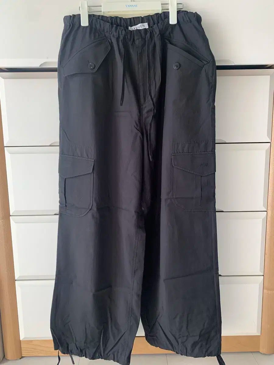パルベン シャーリング カーゴ パンツ ブラック