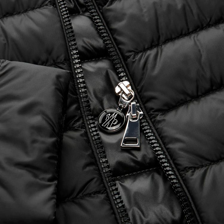 モンクレール MONCLER ダウン ダウンジャケット イジェレ IGELLE