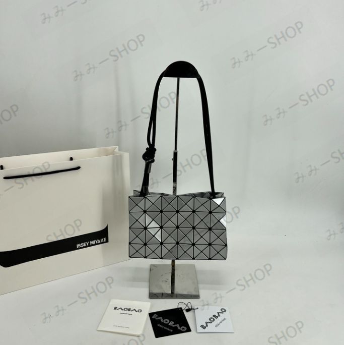 BAOBAO ISSEY MIYAKE バオバオイッセイミヤケトートバッグ シルバーグレー