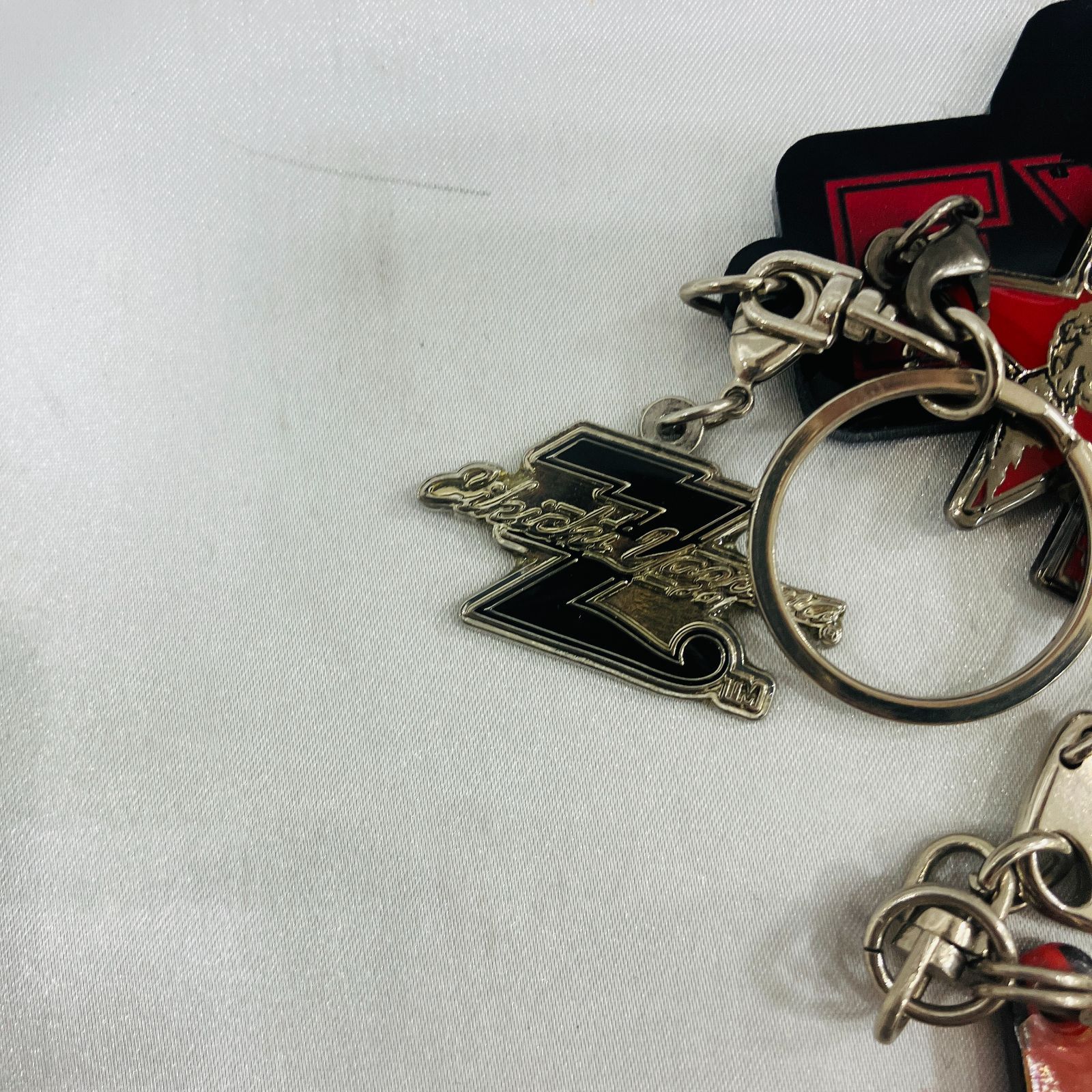 矢沢永吉キーホルダー2個 矢沢永吉横顔シルエット/SPIRIT OF EIKICHI