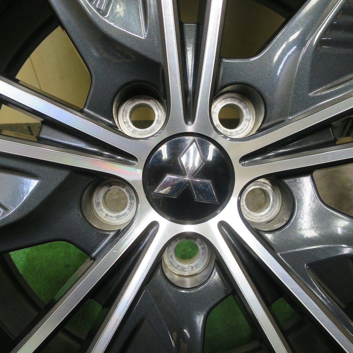 キレイ☆三菱 デリカ D:5 アーバンギア 純正 225/55R18 ヨコハマ