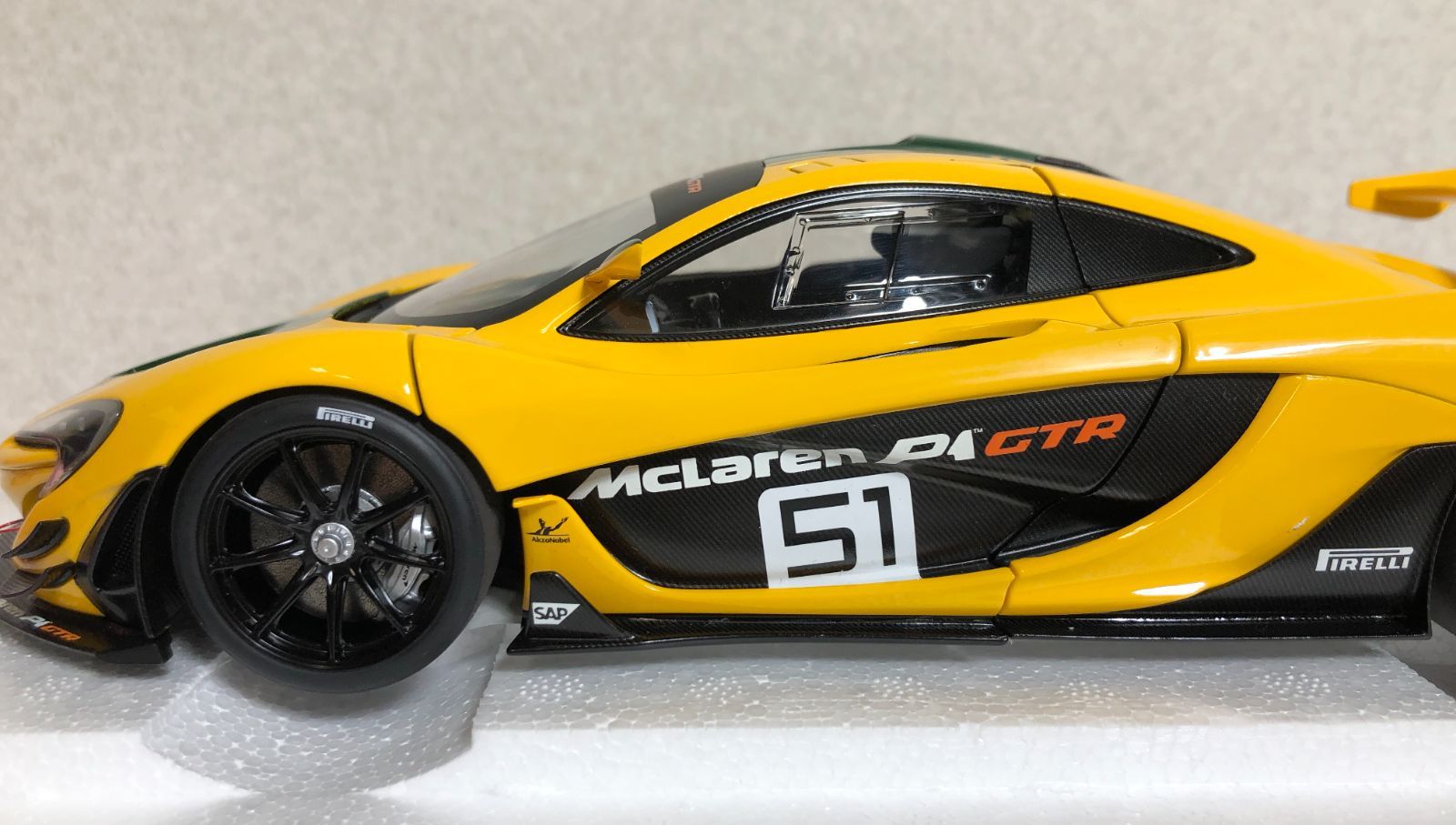 DH1309】AUTOart 1/18 オートアート マクラーレン P1 GTR イエロー