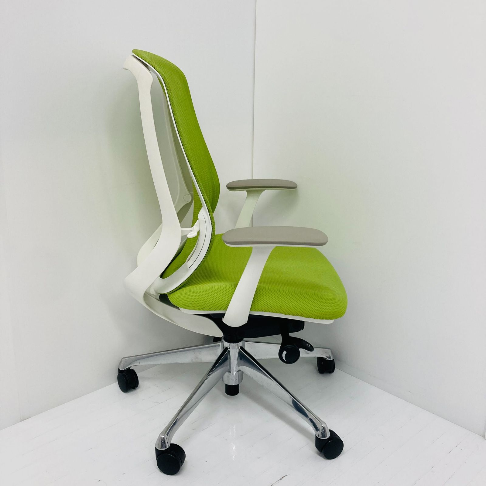 中古 A(中古品)】Sylphy(シルフィー)C645BW-FMP5 - メルカリ 