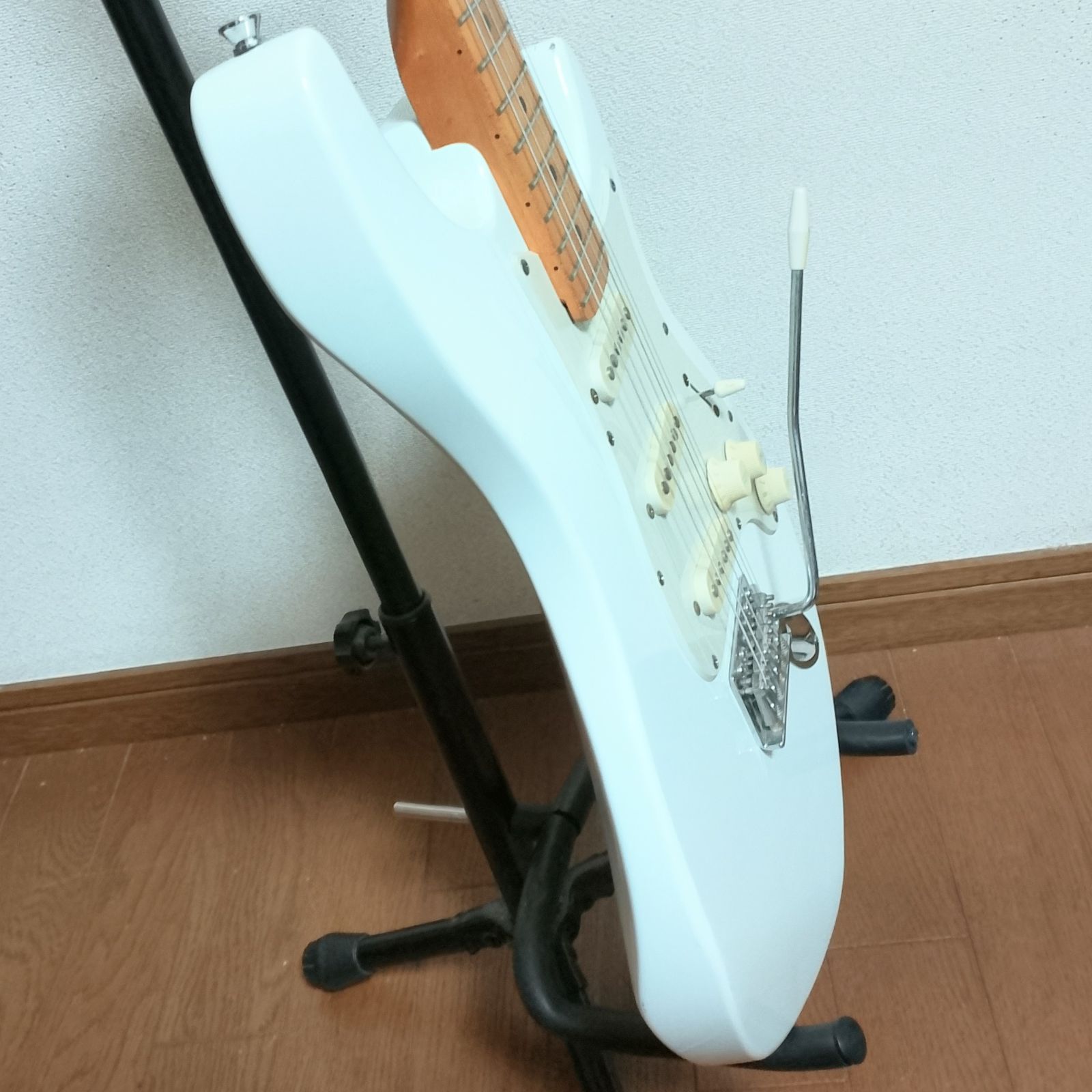 BEHRINGER iAXE393 USB端子付き エレキギター 弦は新品！ トラス ボルト