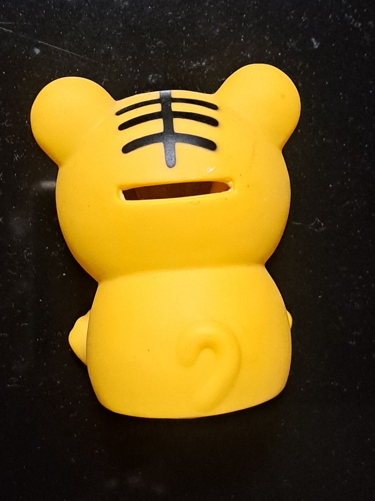 トラの貯金箱