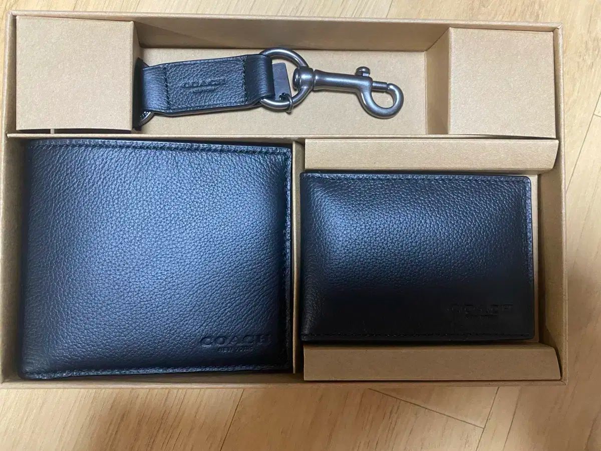 COACH コーチ メンズ 二つ折り財布| キーホルダー ギフト セット