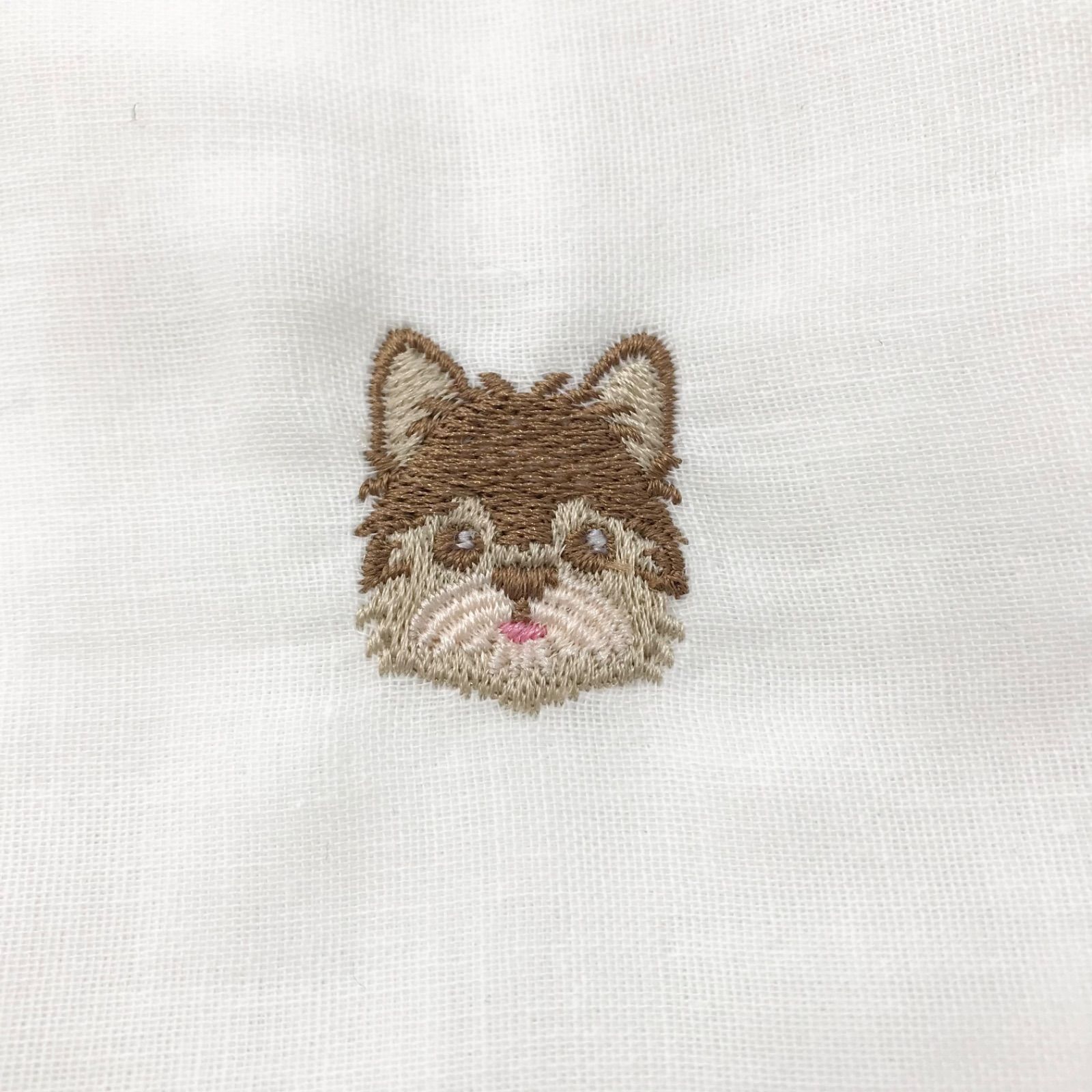 【福祉施設制作】くま作　ハンカチ「ガーゼハンカチ（犬刺繍 白地）」NO.2223