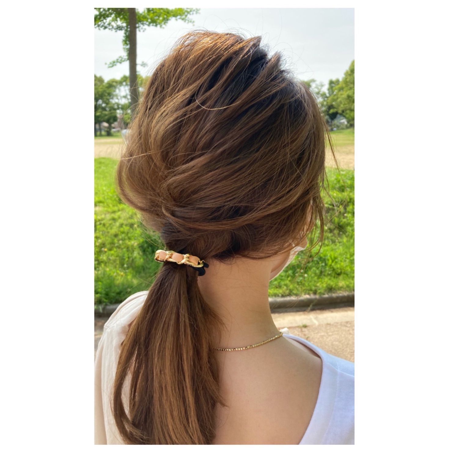 大人気】チェーン✖️レザーヘアゴム ベージュ - メルカリShops