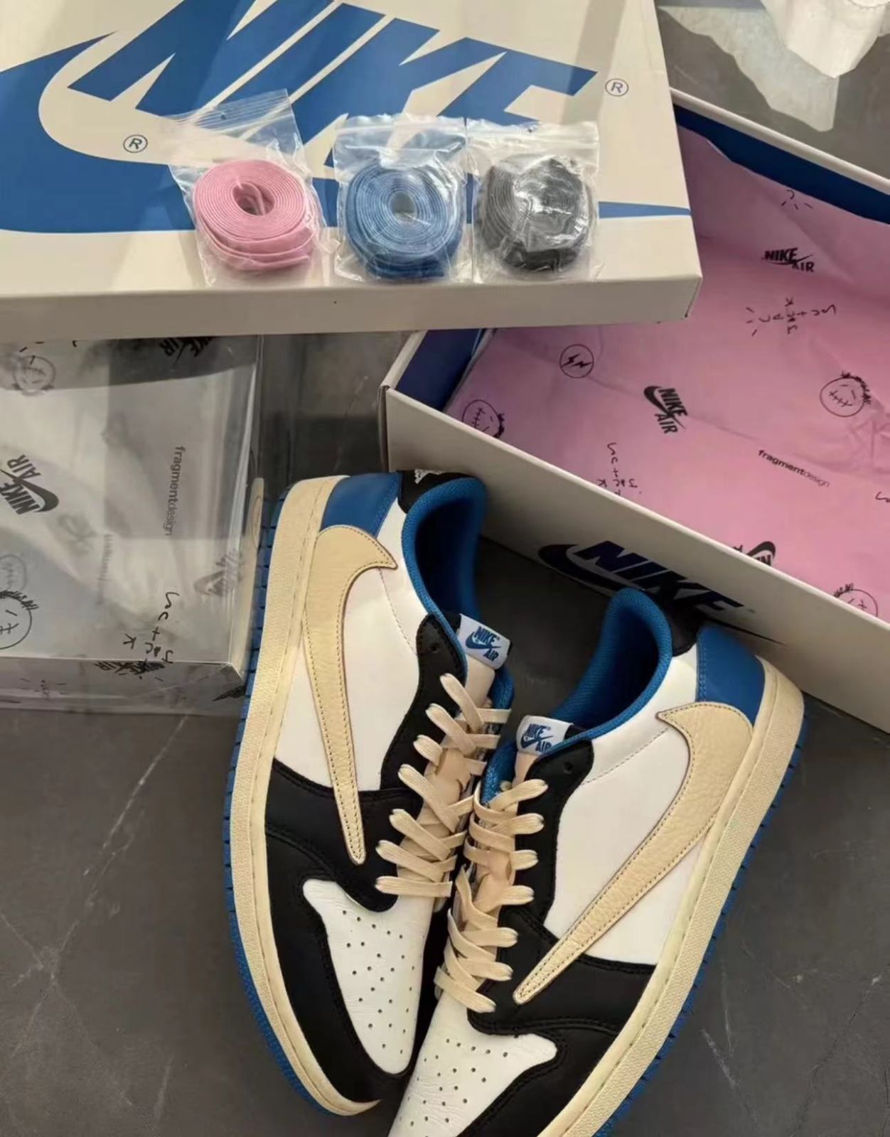 新品未使用 箱付 Travis Scott × Fragment × Air Jordan 1