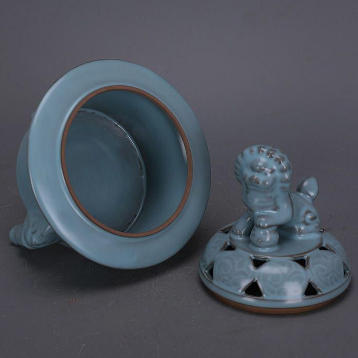 汝窯鉄胎青釉彫り彫り三本足香炉 景徳鎮 陶磁器 装飾品 現代工芸