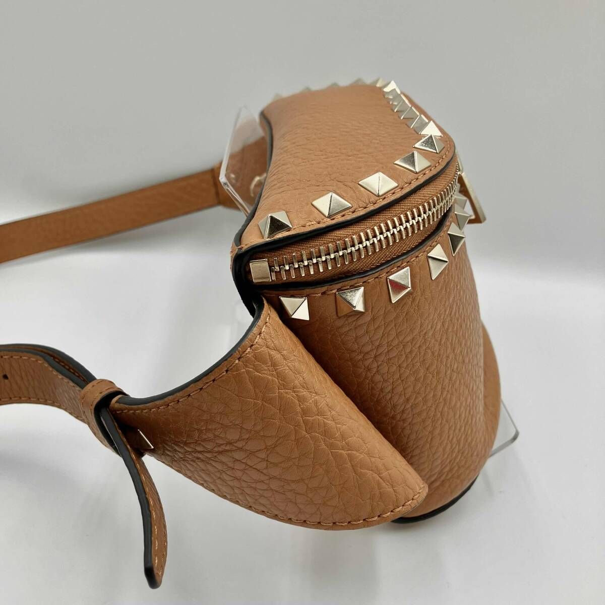 美品】VALENTINO GARAVANI ヴァレンティノガラヴァーニ ロック