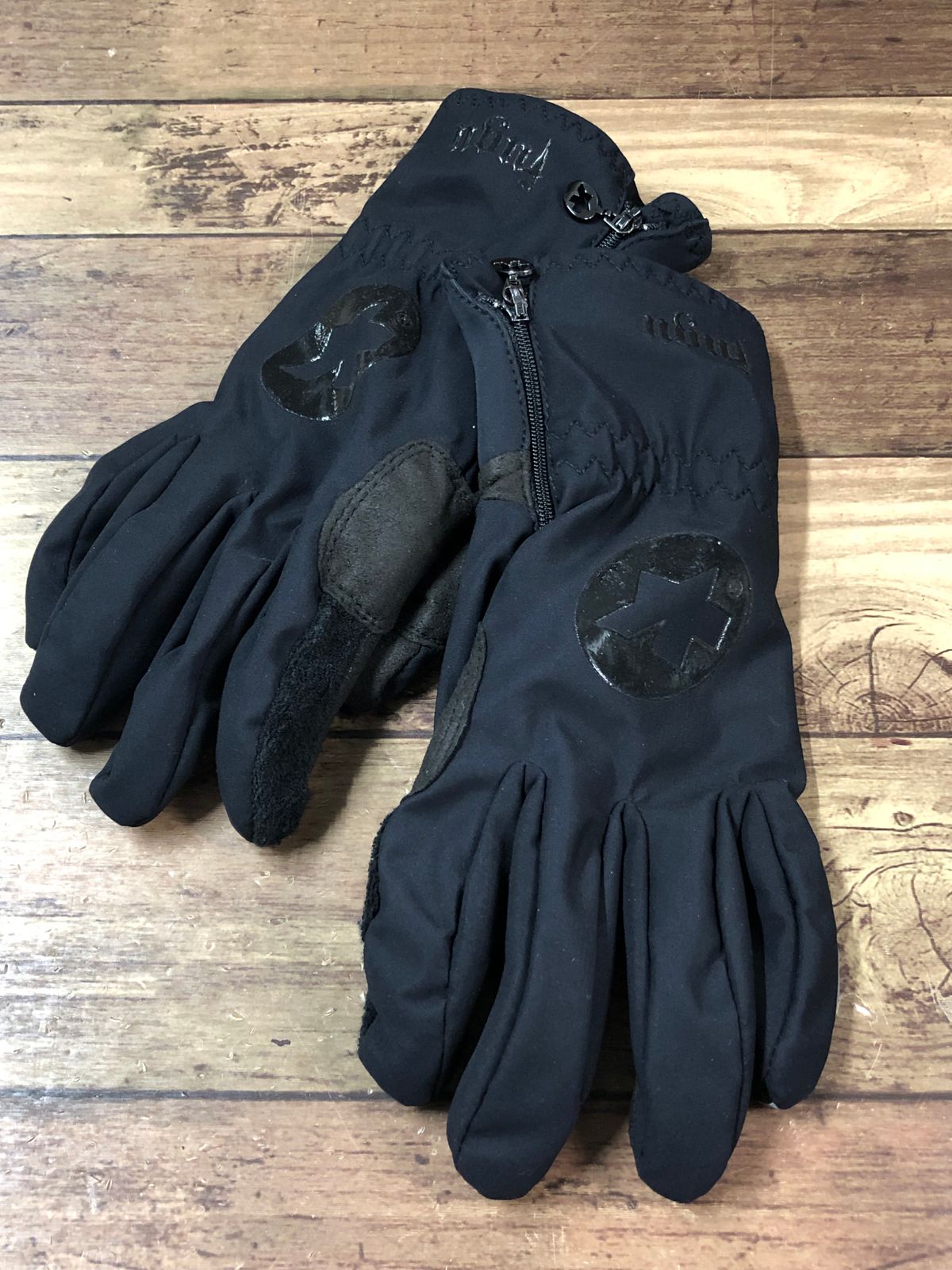 assos fugu gloves