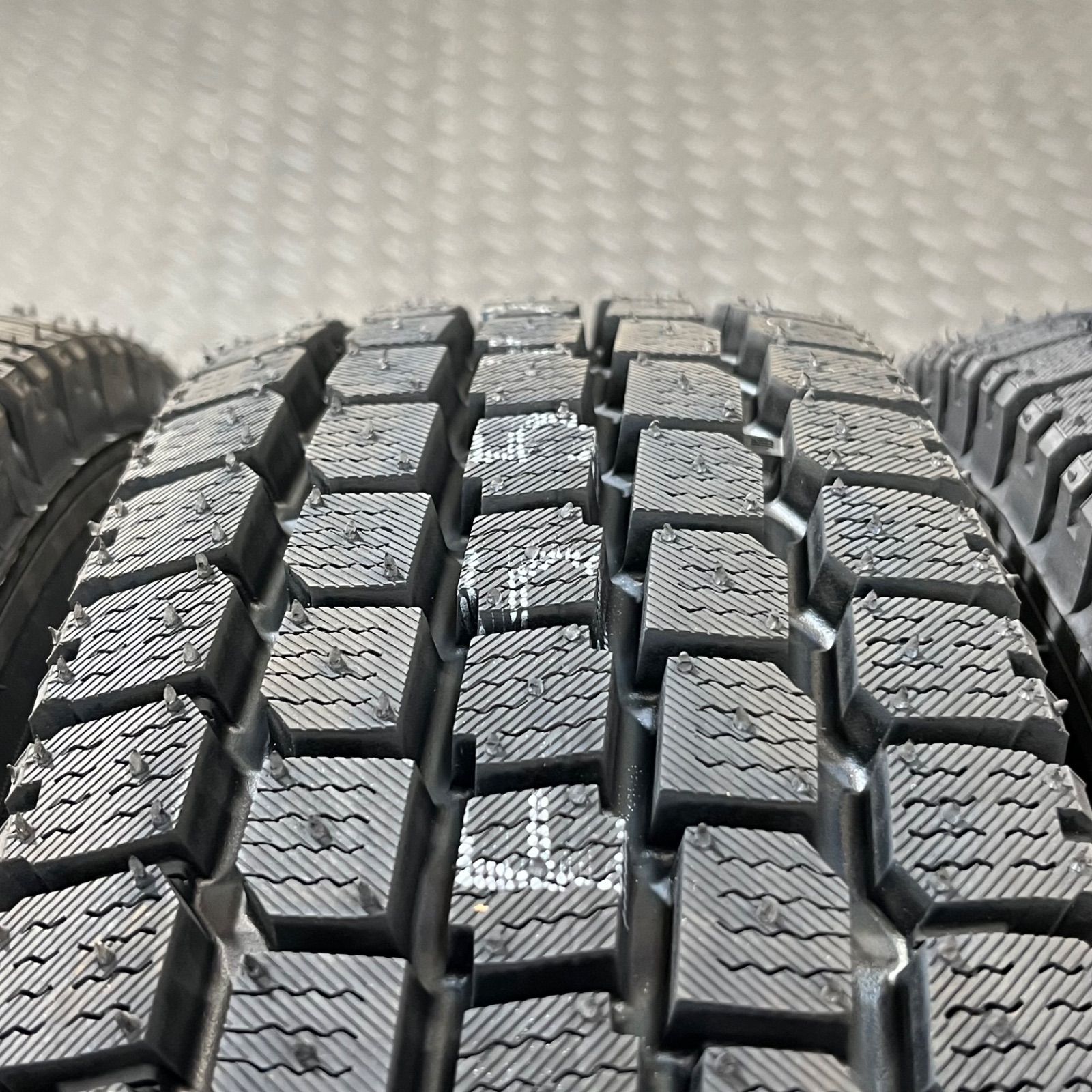 サンバーディアス スタッドレスタイヤ