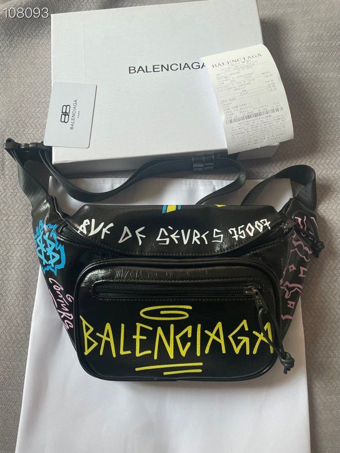 BALENCIAGA バレンシアガ ボディバッグ 落書き ウエストポーチ - メルカリ