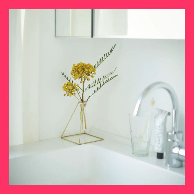 ブラスのフラワースタンドとガラスの試験管のセット／花台 フラワー